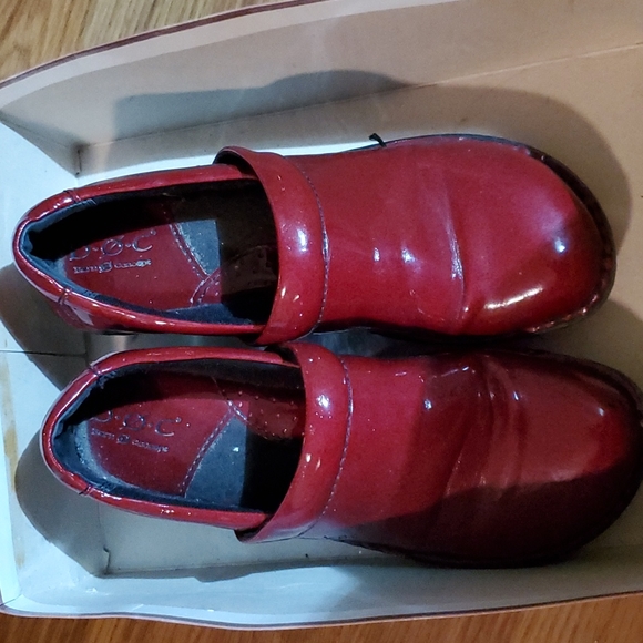 Red boc shoes - Picture 2 of 2